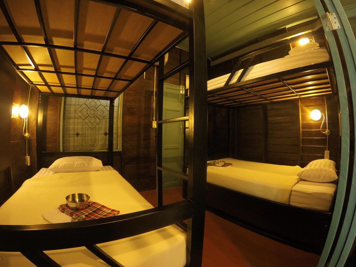 La Moon Hostel Bangkok Eksteriør billede