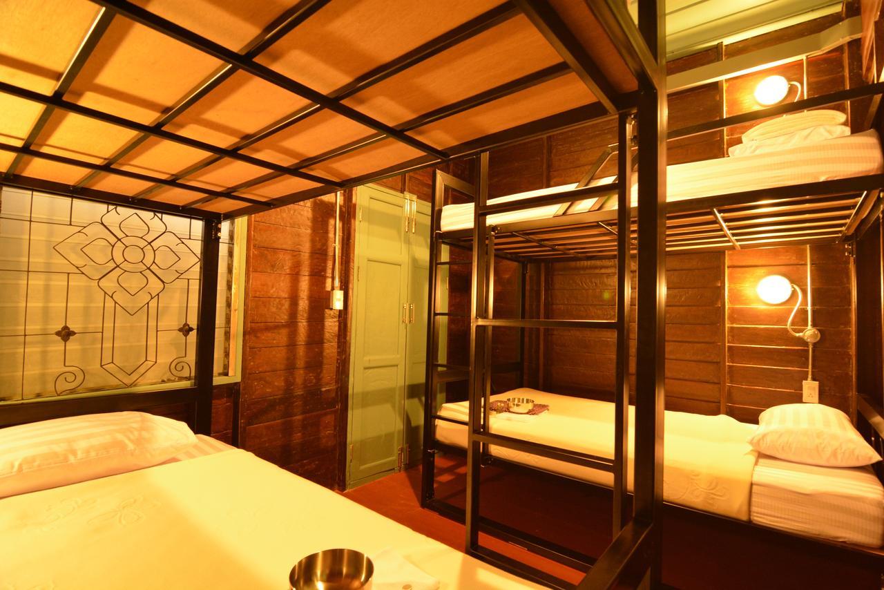 La Moon Hostel Bangkok Eksteriør billede
