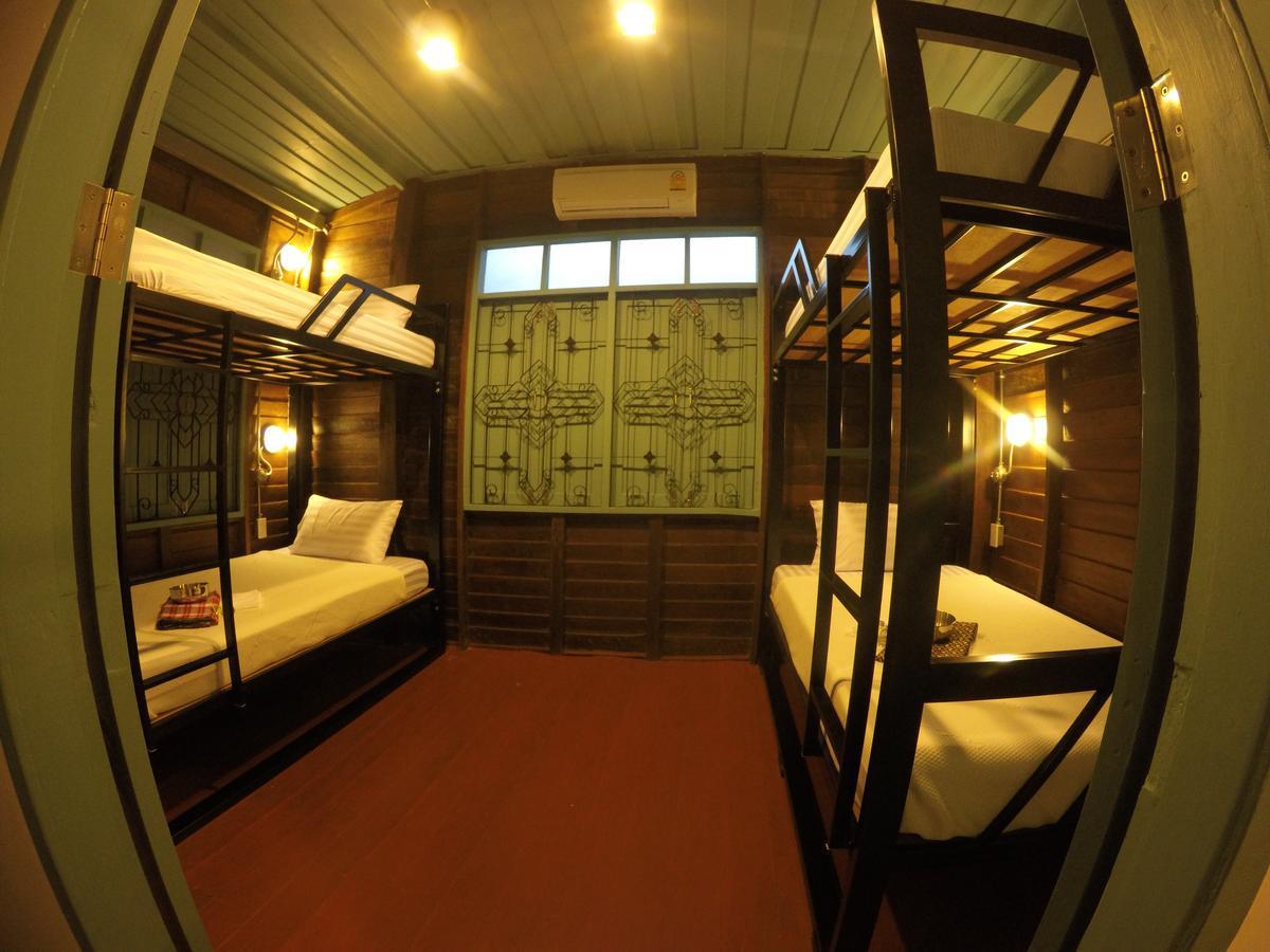 La Moon Hostel Bangkok Eksteriør billede