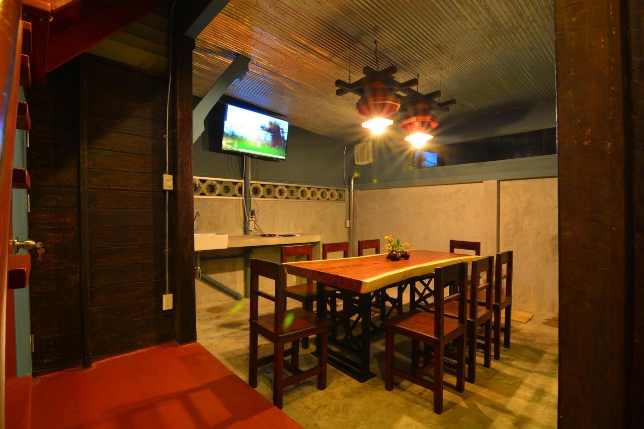 La Moon Hostel Bangkok Eksteriør billede