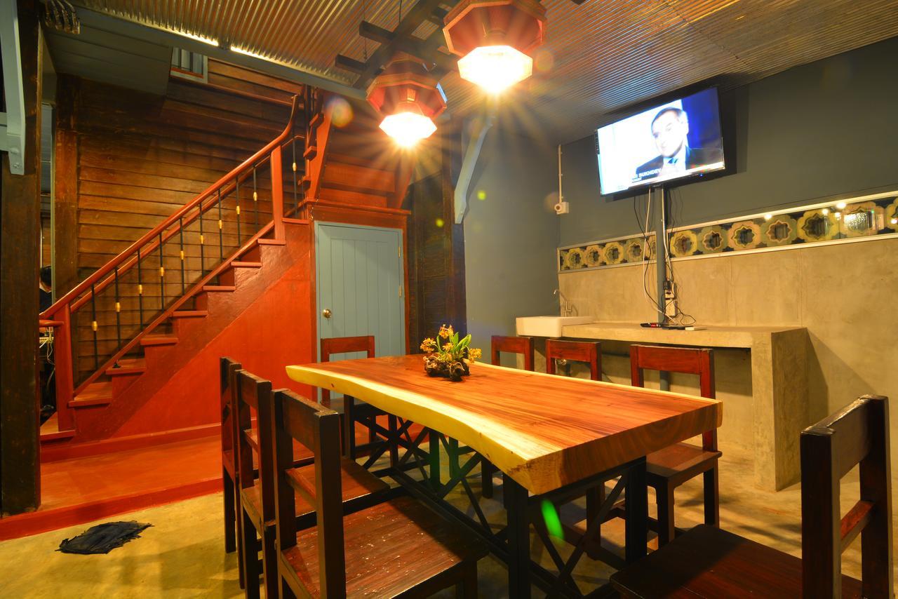La Moon Hostel Bangkok Eksteriør billede