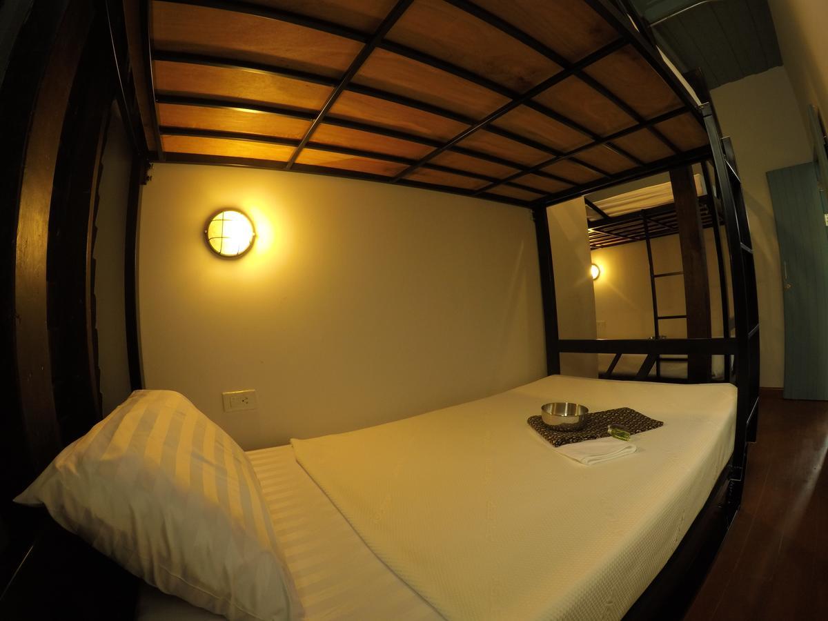 La Moon Hostel Bangkok Eksteriør billede